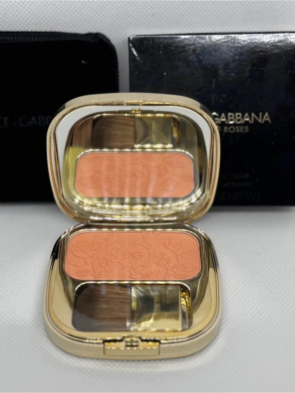 Dolce & Gabbana Blush of Roses Cheek Powder – 500 Apricot
